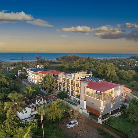 Отель Echor Samara Morjim Goa Sea View Restro Экстерьер фото