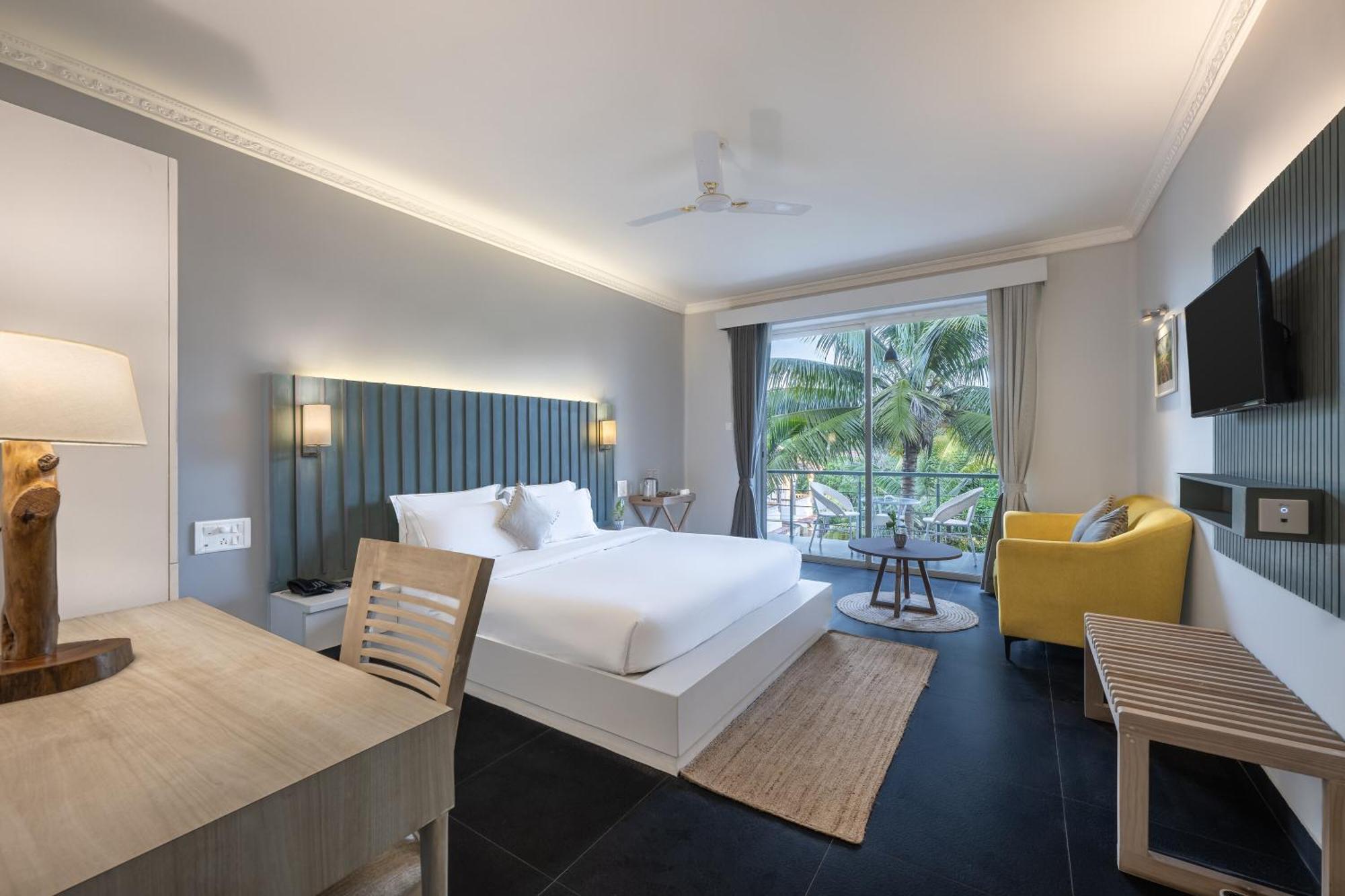 Отель Echor Samara Morjim Goa Sea View Restro Экстерьер фото